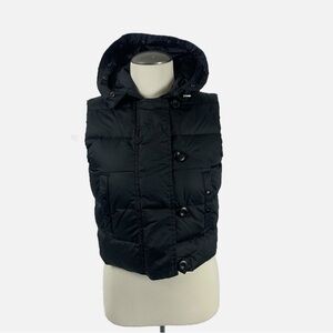 🖤 GAP Women’s Black Down Puffer Vest (M) – Quilted Lightweight Winter Layer